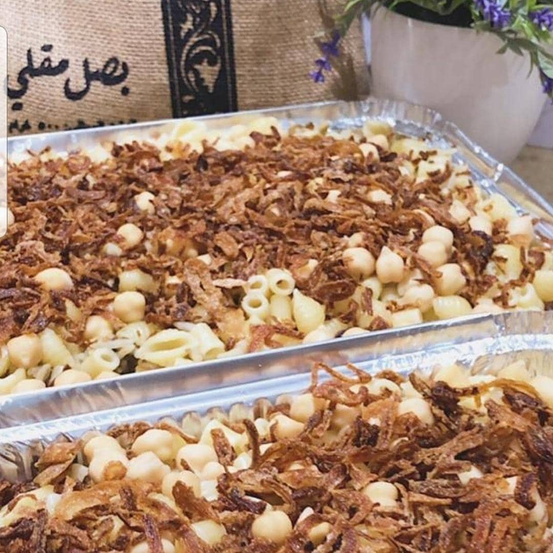 من صور العملاء و احلى كشري بإستخدام بصل بهار و بزار المقلي . . . . . . . . تنويه : جميع من