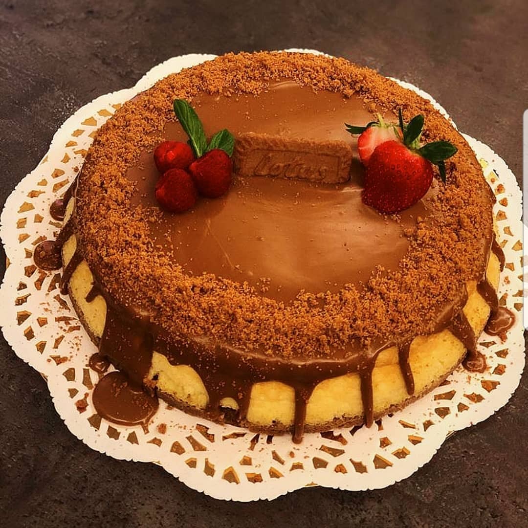 تشيز كيك اللوتس . . . . . #تشيز_كيك#لوتس#فراوله#شوكلاته#نيوتيلا#نوتيلا#كراميل #كوكيز#محشي#
