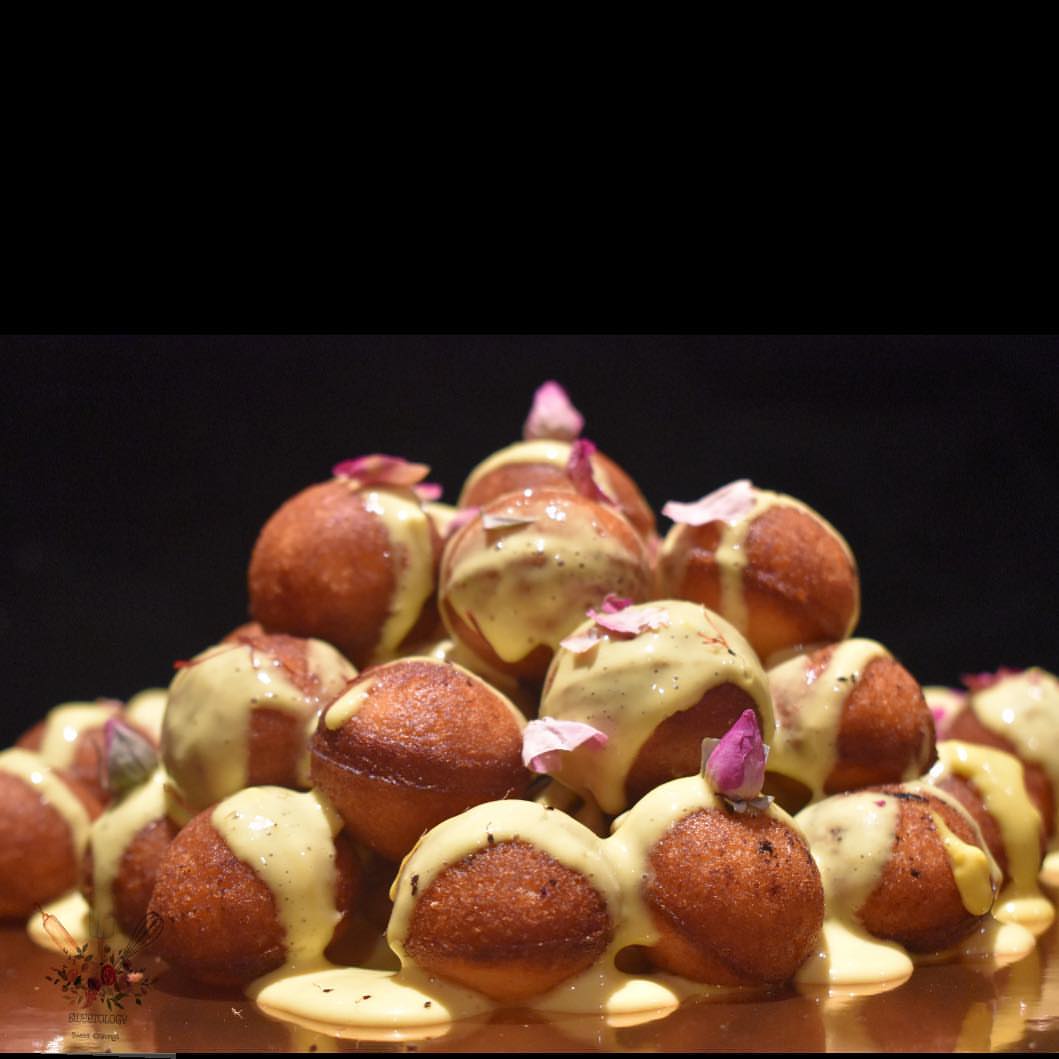 كرات كيك الزعفران بصوص الزعفران