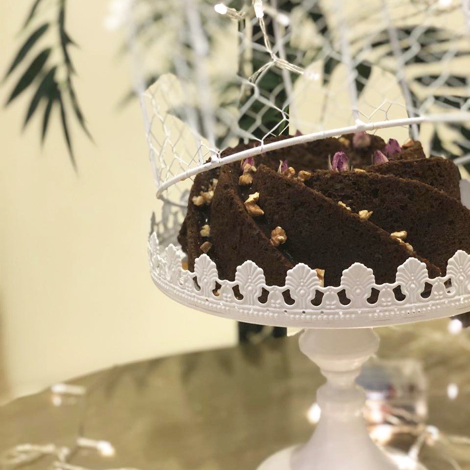 نكهة رمضان الجديدة كيكة التمر المزينة بالمكسرات - الطلب قبل ب يوم . . . . . . . . . #الريا