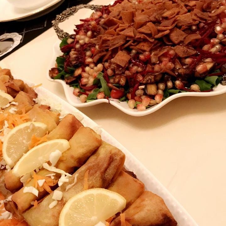 سلطة الباذنجان وسبرينق رول