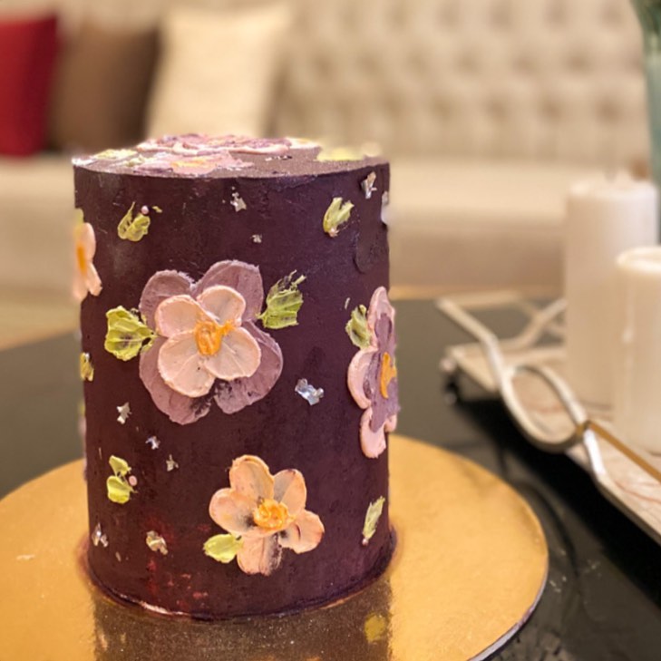 . . مساء الخير كيف حالكم ؟ تبون مسابقه ؟ او خصم على حجم 6 انش ؟ #HeavenCake , #Hail