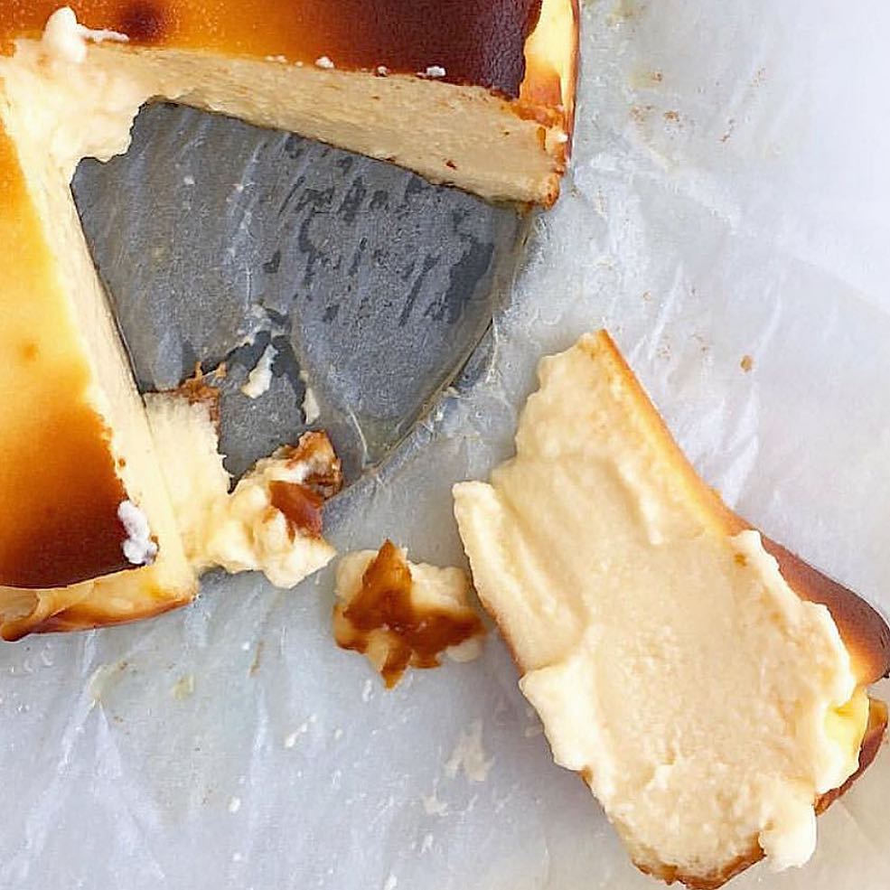 يمديكم على قوامها؟؟ #sansebastiancheesecake #yummy #food #chef #saudi #lifestylefood #cook