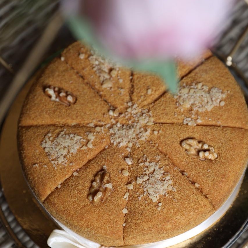 مسائكم خير جربوا اللذاذة في كيكة العسل #كيكة_العسل #ابها #خميس_مشيط