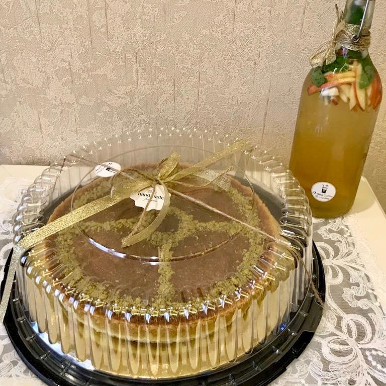 خلو جمعاتكم تحلى مع تشيز البسبوسة الخاصة بنا + قنينة موهيتو ✨ . #ايس_كوفي #ايس_موكا #سبان