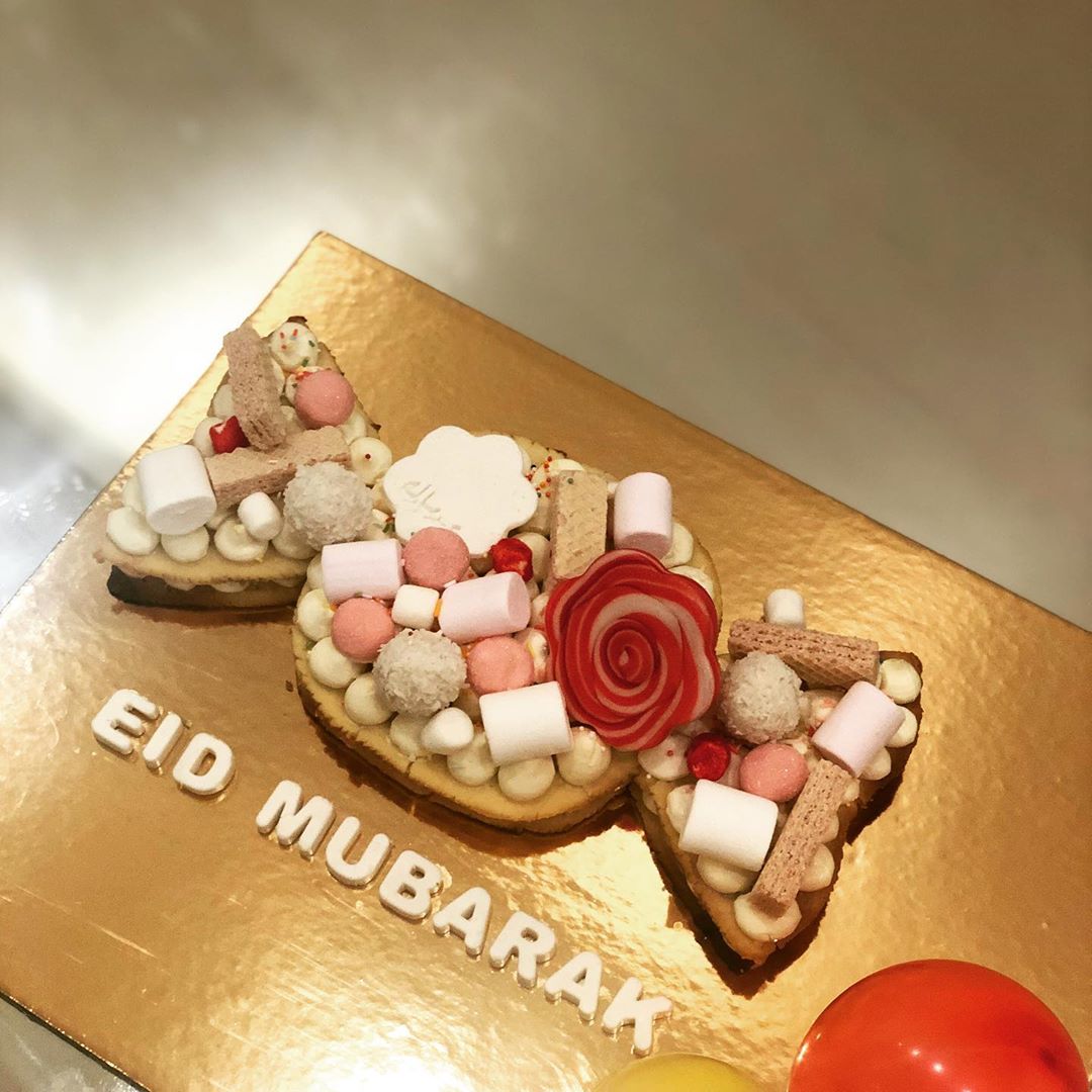 احتفال الألوان بـ ١٠٠ ريال فقط تم فتح الحجوزات لأيام العيد، العدد محدود. . . #تارت #كاسترد