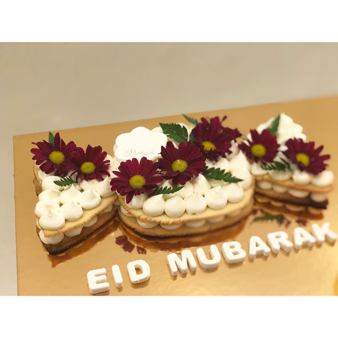 ثيم العيـد وصَل بـ ١٠٠ فقط لهالحجم (يكفي إلى ٦ أشخاص) متوفر حجم أكبر بـ ١٧٠ ريال *ممكن تغي