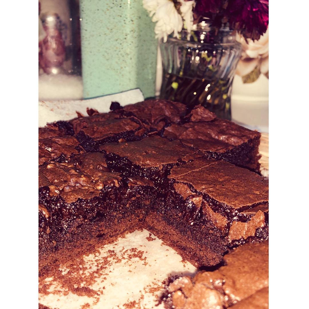 Fudgy Brownies . . . #تارت #كاسترد #حروف #حلويات_جدة #جدة #جدة_الآن #جدة_كيك #كيك_جدة #حلو