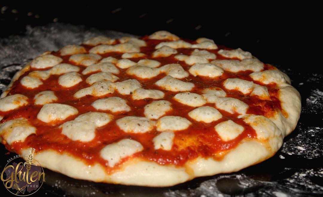 Gluten free PIZZA بيتزا خالية من الجلوتين #glutenfree #gluten_free_pizza #gluten_free_pizz