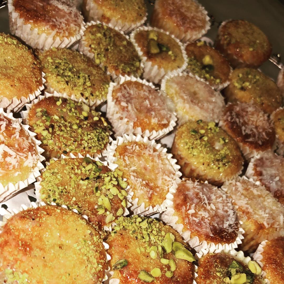 طلبية خاصة.. ميني بسبوسة فستق وميني جوز هند #ميني #حلى #الرياض #بسبوسة