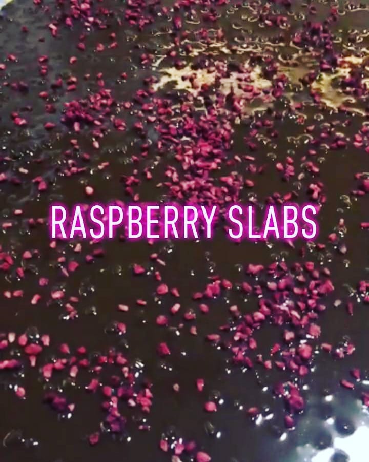Raspberry Dark chocolate slab #jeddah #saudiarabia #saudi #riyadh #chocolateatelier #choco