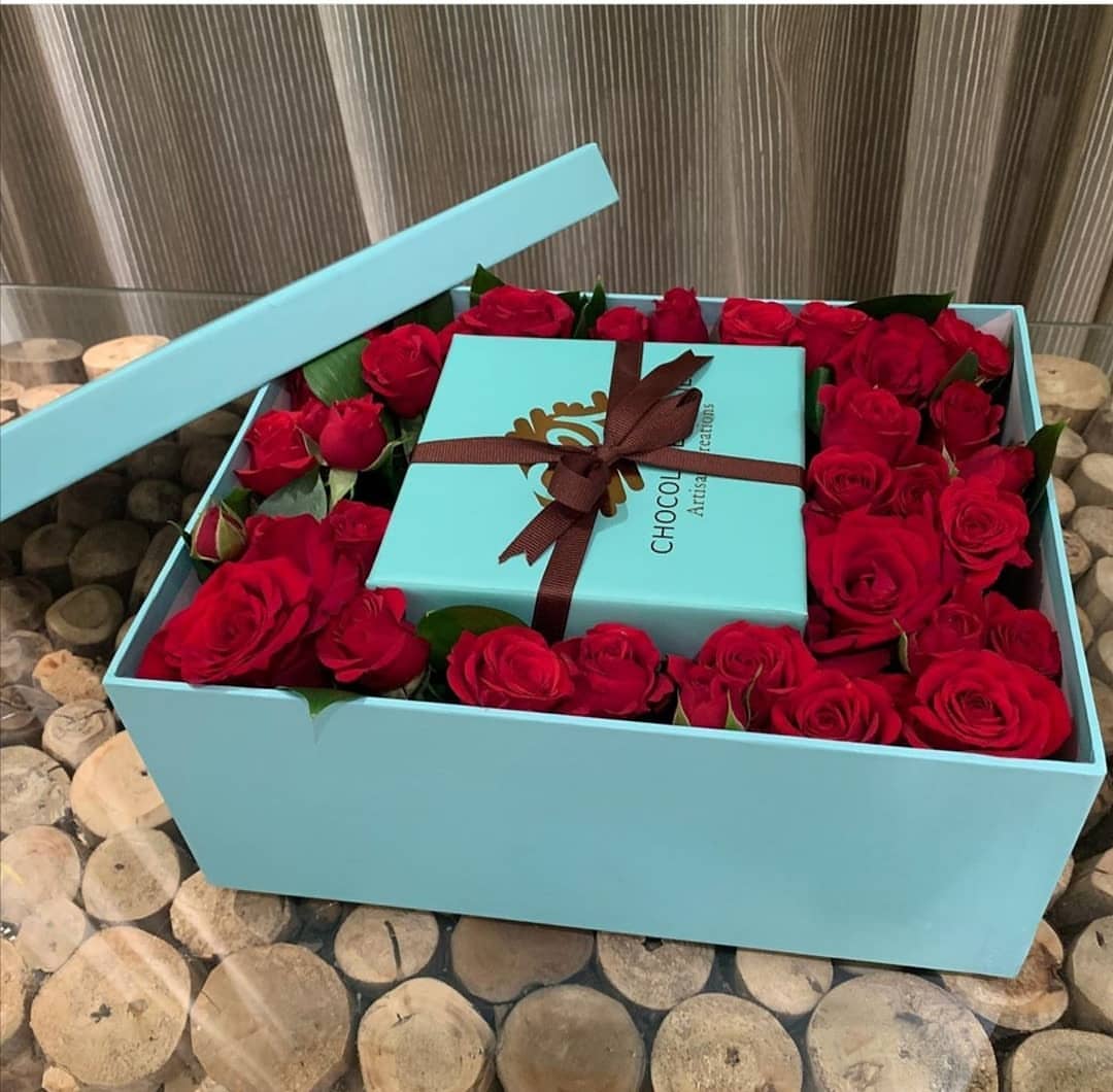Best combination ever are chocolate & flowers Collaboration with