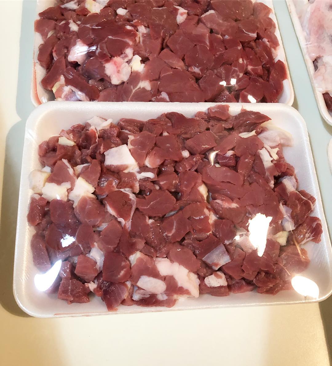 نسخدم افضل اللحوم طازجه يوميا .