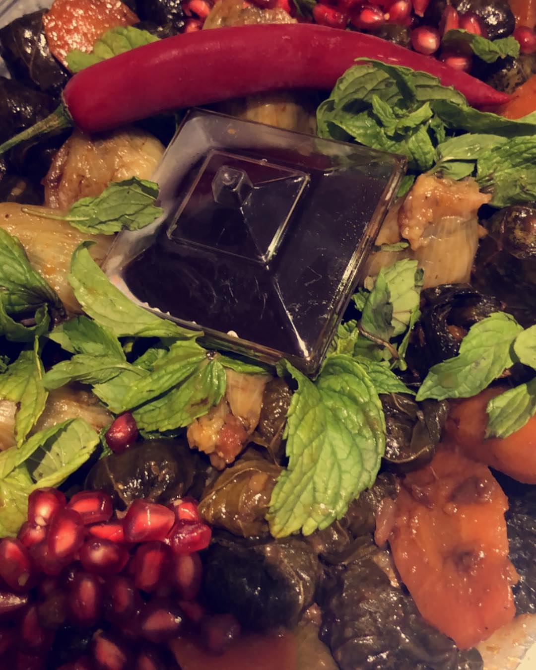 محتارين بغداء بكرا #نـــــّـــقوتي #ورق_عنب #دولمه #لذيذة_لذاذة_اللذوذين_كلهم #الاحد