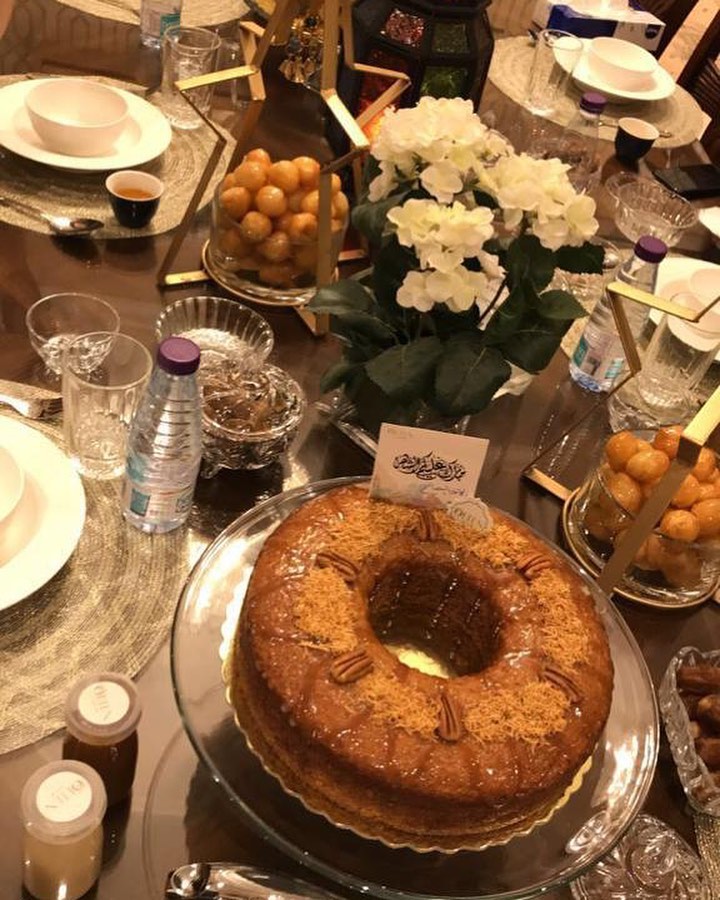 من تصويركم ( كيكة التمر +إكسترا صوص )✨✨