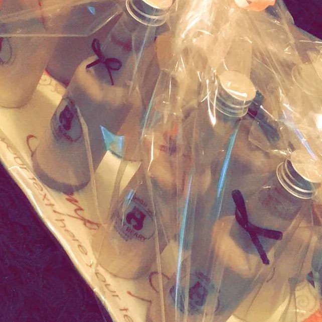 صباح المطر اطلبو ايس كوفي و الحلا و استمتعو بوقتكم معاها بالجو الجميل . . #قهوة_الصباح #اي