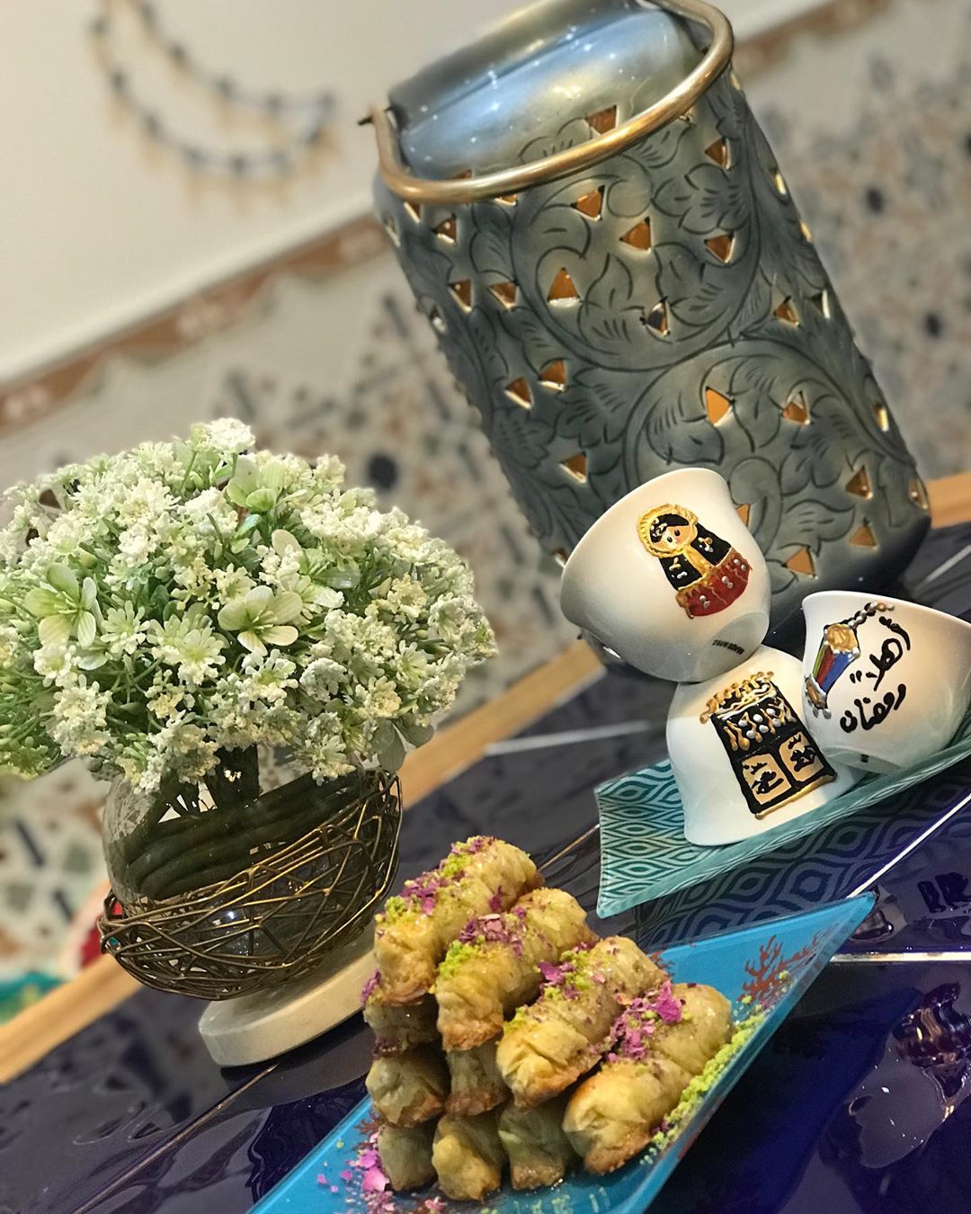 بقلاوة بالمكسرات والهيل #بقلاوة #كيك #بسبوسة #حفلة #زعفران #ورد #بسبوسه #حلا #حلا_قهوه #حل