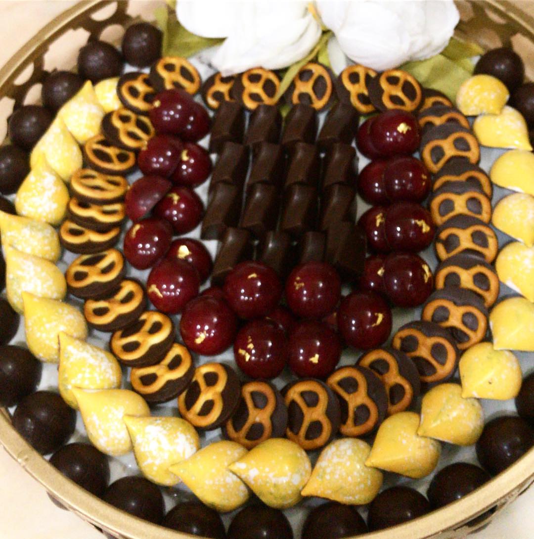 طلبيةزبونة الف عافية وشكرا لثقتكم #شكولاتة #بلجيكية #تقديمات #مناسبات#حفلات#تخرج