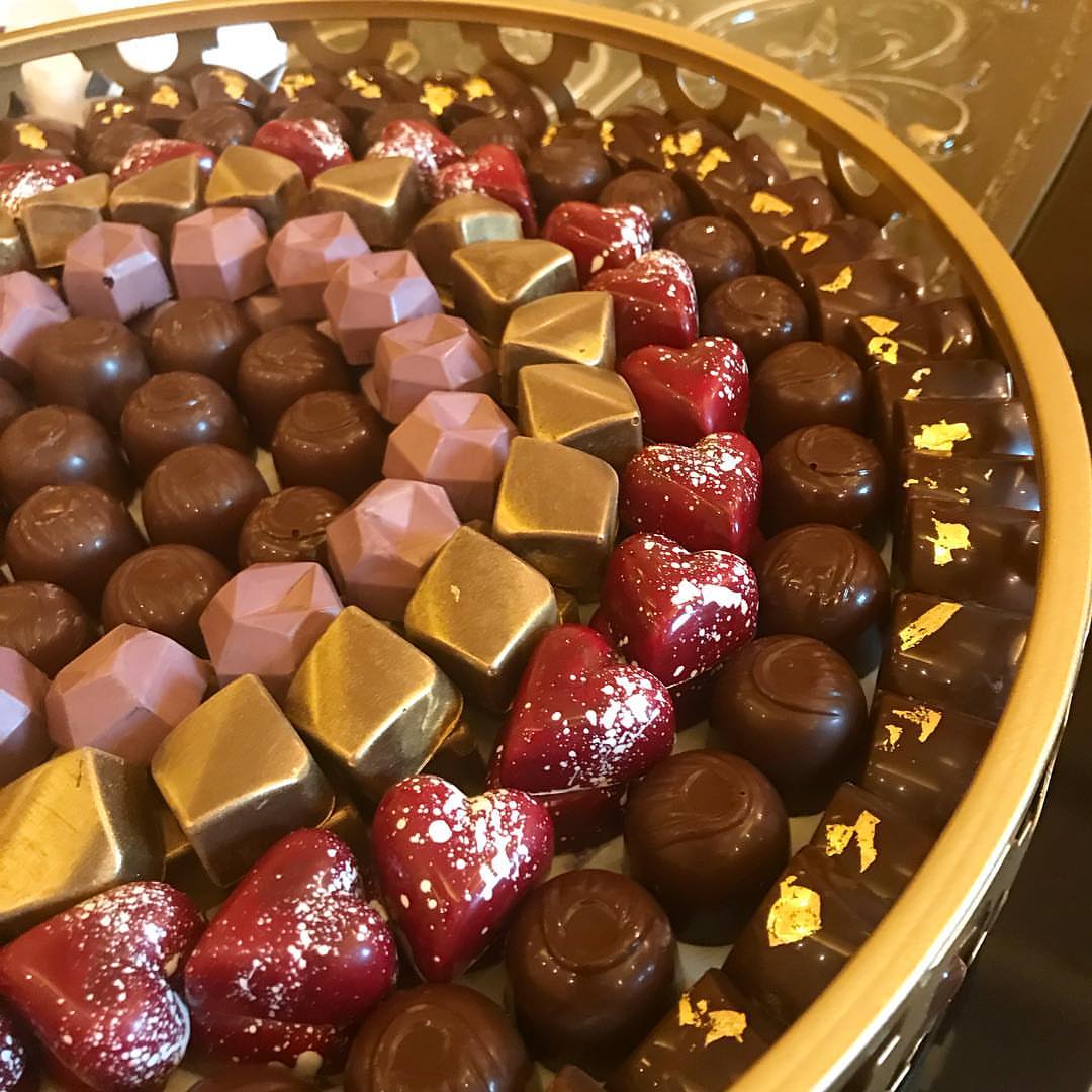 طلبيةزبونة عليهم بالعافية #شكولاتة #بلجيكية#مناسبة#هدايا #تقديمات#