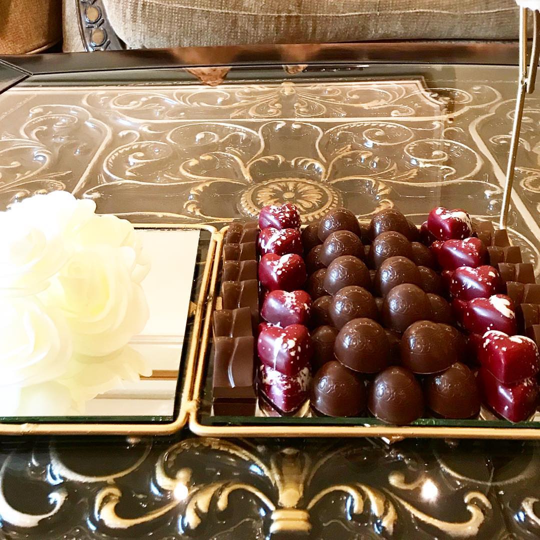 صينية شكولاتة فاخرة #شكولاتة#بلجيكية#ضيافة#تقديمات#هدايا#زواج