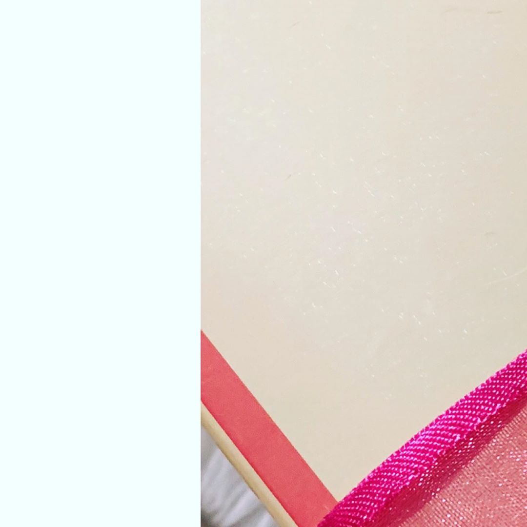 مستوعبين الحجم؟؟؟ والطعم لذييييييييذ إكيترا ميني تشد كيك لرؤية الصورة كاملة أدخلوا حساب