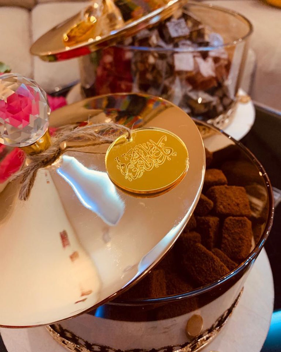جهزنا لكم علب العيد من بونشيك، وكل عام وانتم بخير ويمكنكم تعبئتها النوع المرغوب فيه من منت