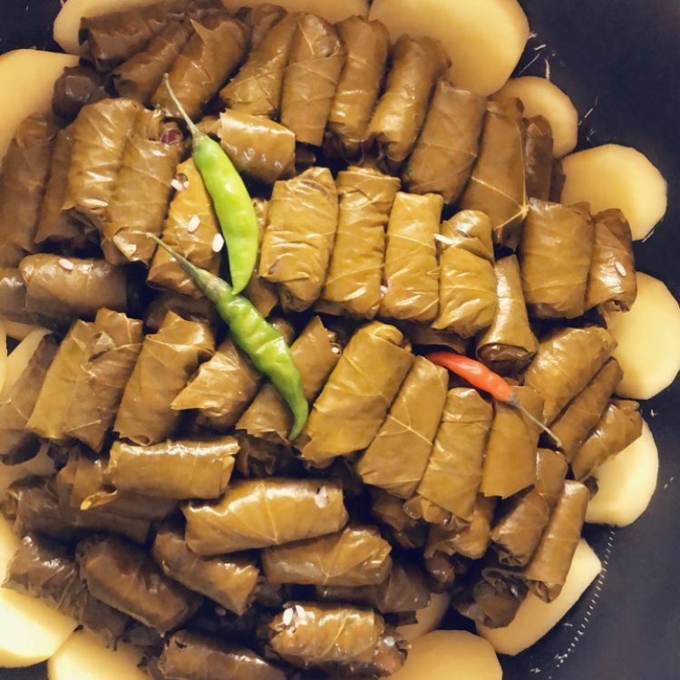 #ملفوف #محشي_ملفوف #بصل #محشي_بصل #ورق_عنب #بدبس_الرمان #ناطع #حامض_لذيذ #سبايسي #لذيذ #من
