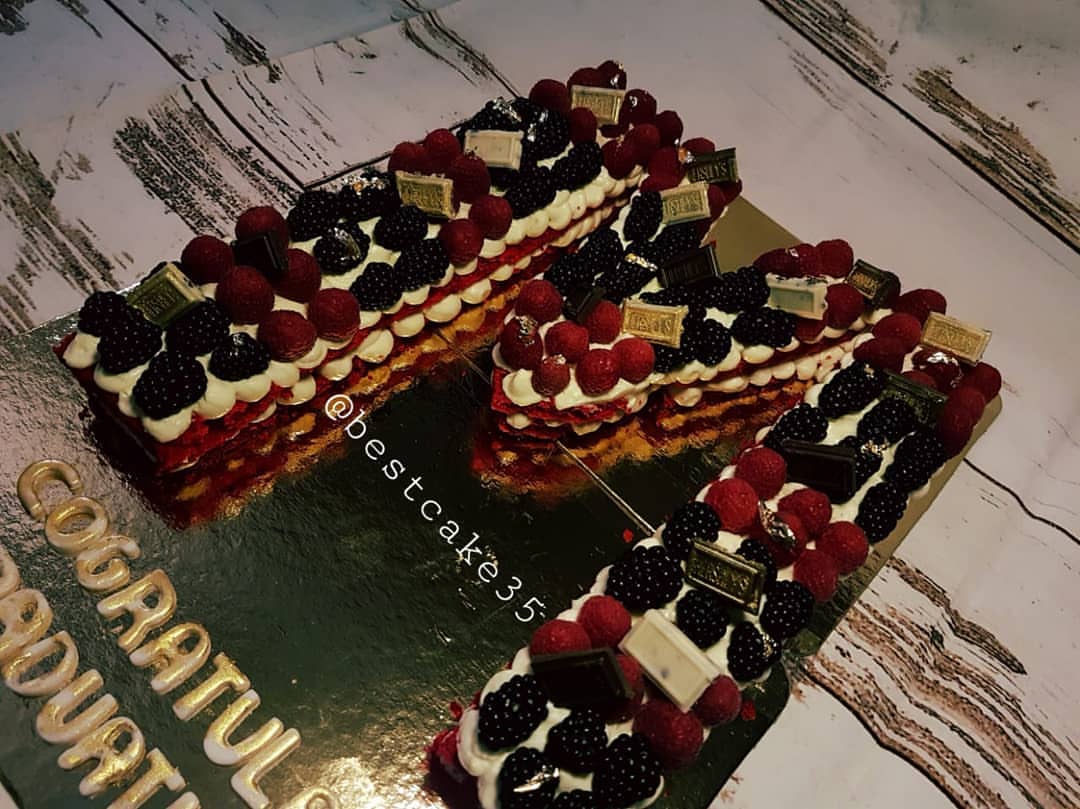 ‏أراكِ كوَجْه الصُّبح فِي نَاظِري . حرف M ردفلفت من تنفيذنا ✉ . . . . . . . . . . . . . .