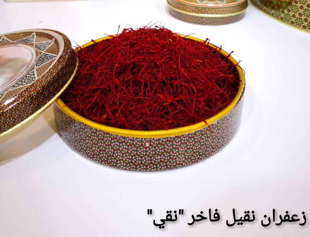 زعفران سوبر نقيل قطفة جديدة : . . -5 جرام بـ50 ريال. -10جرام بـ100 ريال. -كيس 25 جرام بـ22