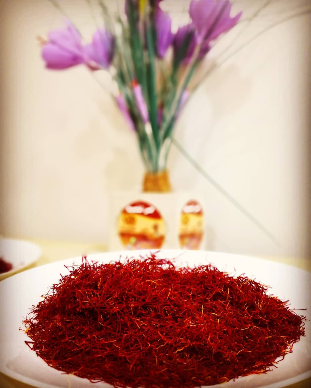 #زعفران بوشال إيراني جوده عالية و سعر مناسب 2جرام بـ20﷼ 5 جرام بـ40 ﷼ التولة 10جرام بـ80 ﷼