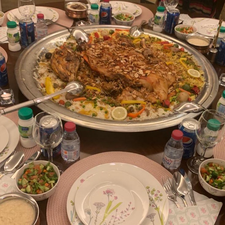 الجَمعه ماتحلى إلا برزيزه