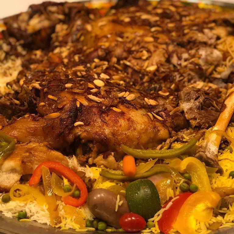 نهتم حتى بالتفاصيل الصغيره لان العين تاكل قبل الفم #رزيزة #ذبايح #خروف_محشي #ورق_عنب #ذبيح