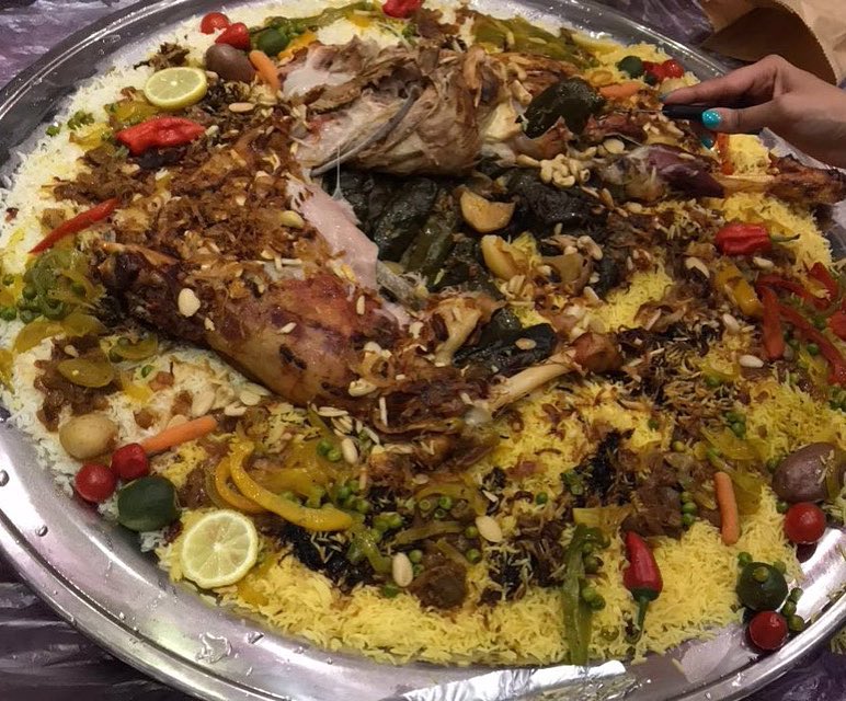 السر باللحمه ولّا بورق العنب ؟! #رزيزه #ذبيحتي #مخيمات_الرياض #ذبيحه_محشيه #شاليهات_الرياض