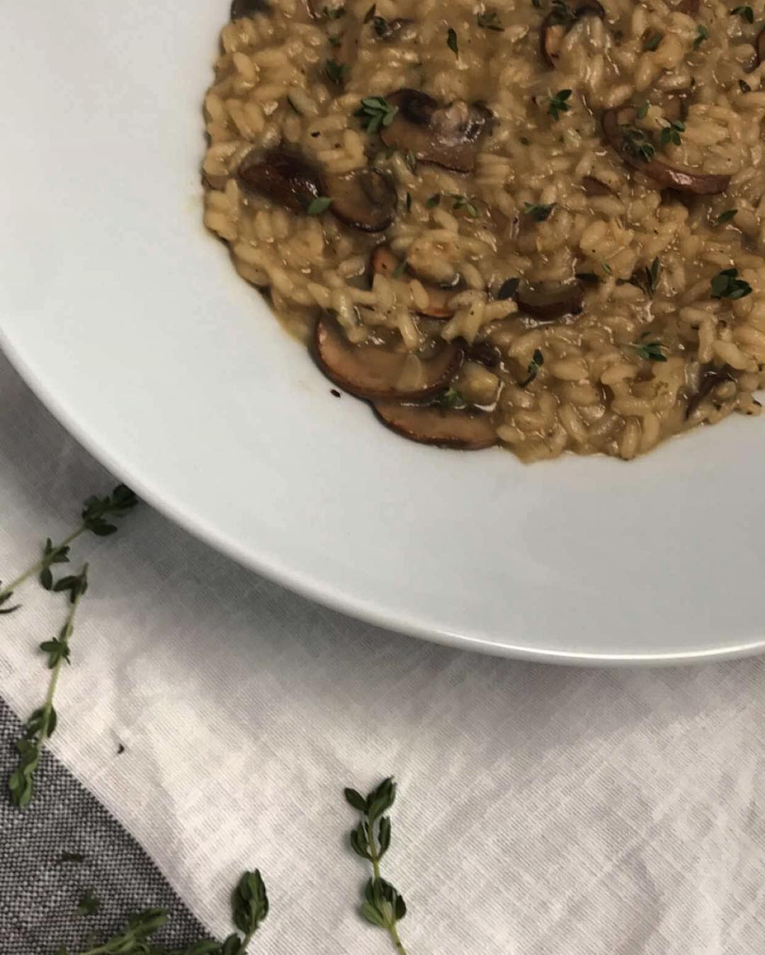 Risotto ai funghi 250 g portobello mushrooms 1 cup of carnaroli or arborio rice 1 liter of
