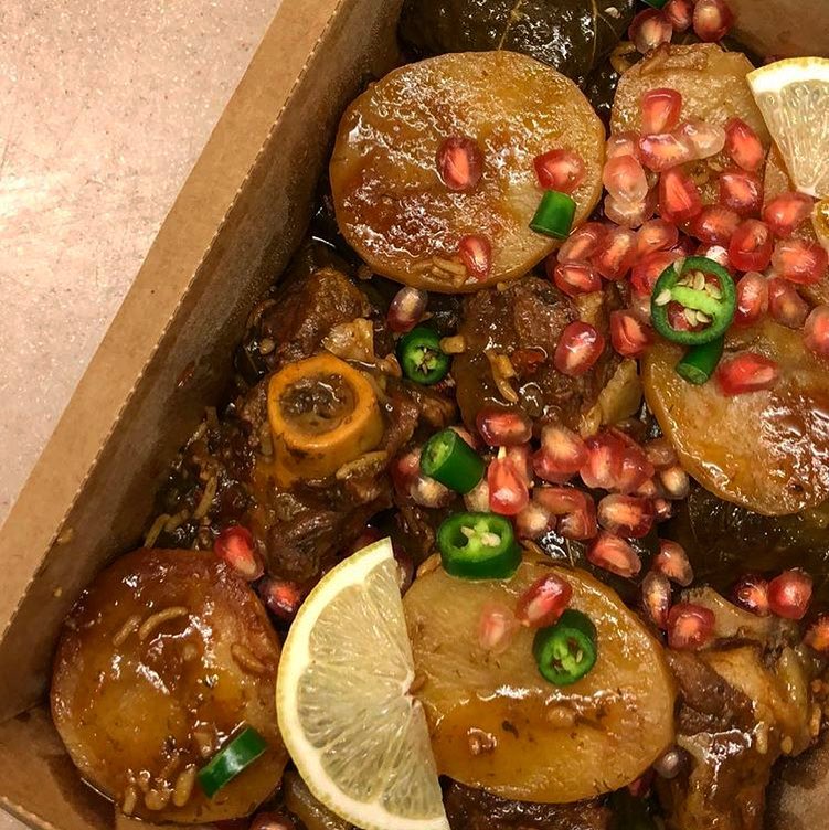 نستقبل طلباتكم على الواتساب