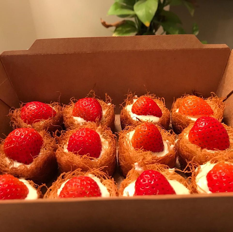 For strawberry Lovers ❤️.. #كنافة_بالجبن #حفله #مناسبه #فراولة #كنافة #جديد