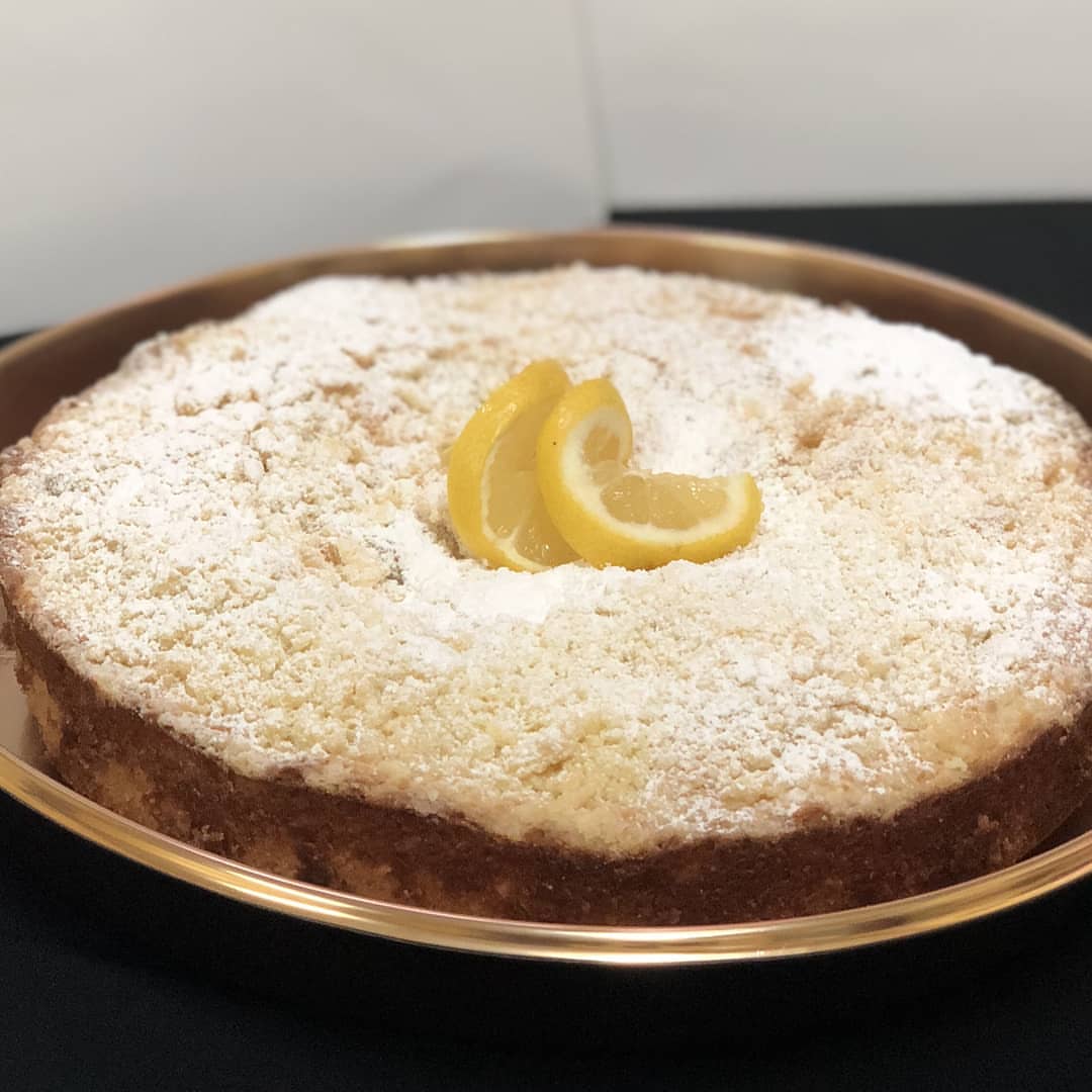 منتجنا الجديد كيكة الليمون المحشية تشيز ومغطيه من فوق بطبقة مقرمشة Lemon crumble cream cak