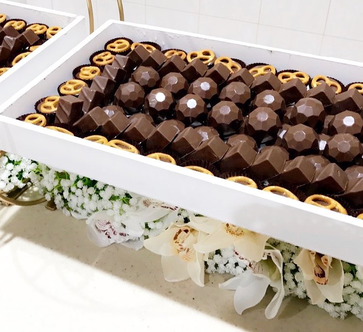 تعبئة صواني زبائننا ❤️.