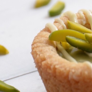 Pistachio cookie cup