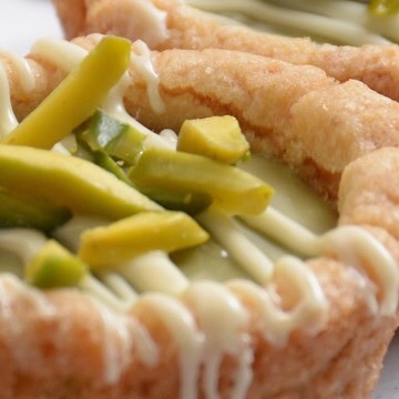 Pistachio cookie cup