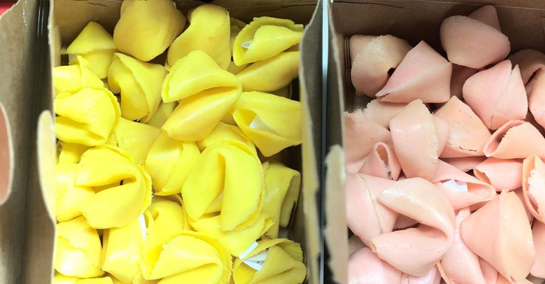 وبعد طووووول غياب عدنا لاستقبال طلباتكم ليوم الاثنين ♥️♥️ رابط الواتس اب في البايو