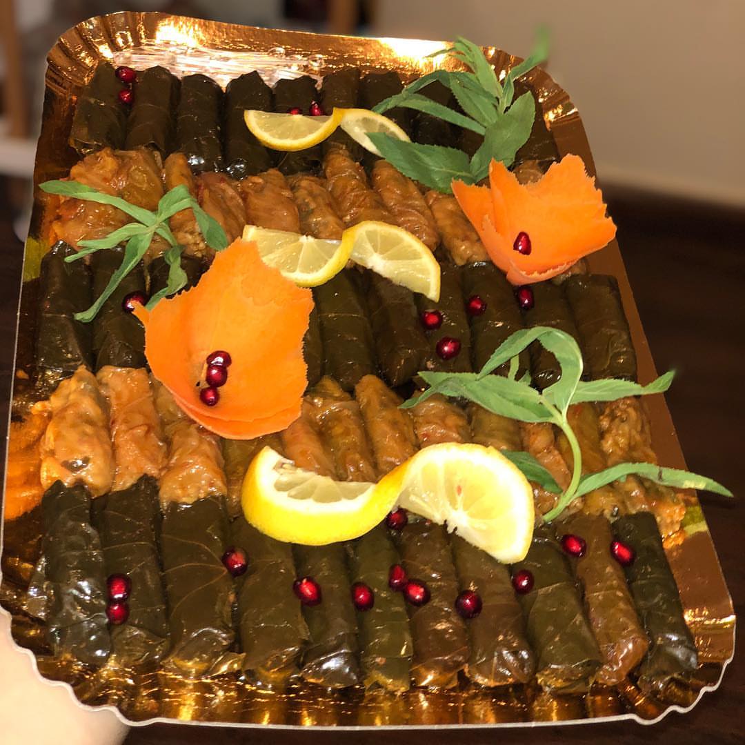 صحن ورق عنب وملفوف مشكل