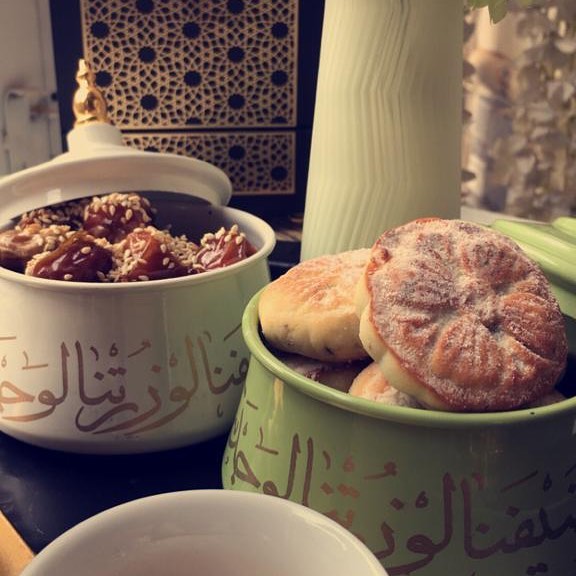 معمول بالتمر معمول بالتمر#معمول #معمول_تمر #معمول_ورد #ضيافة_راقية #ضيافة_قهوه #تقديمات