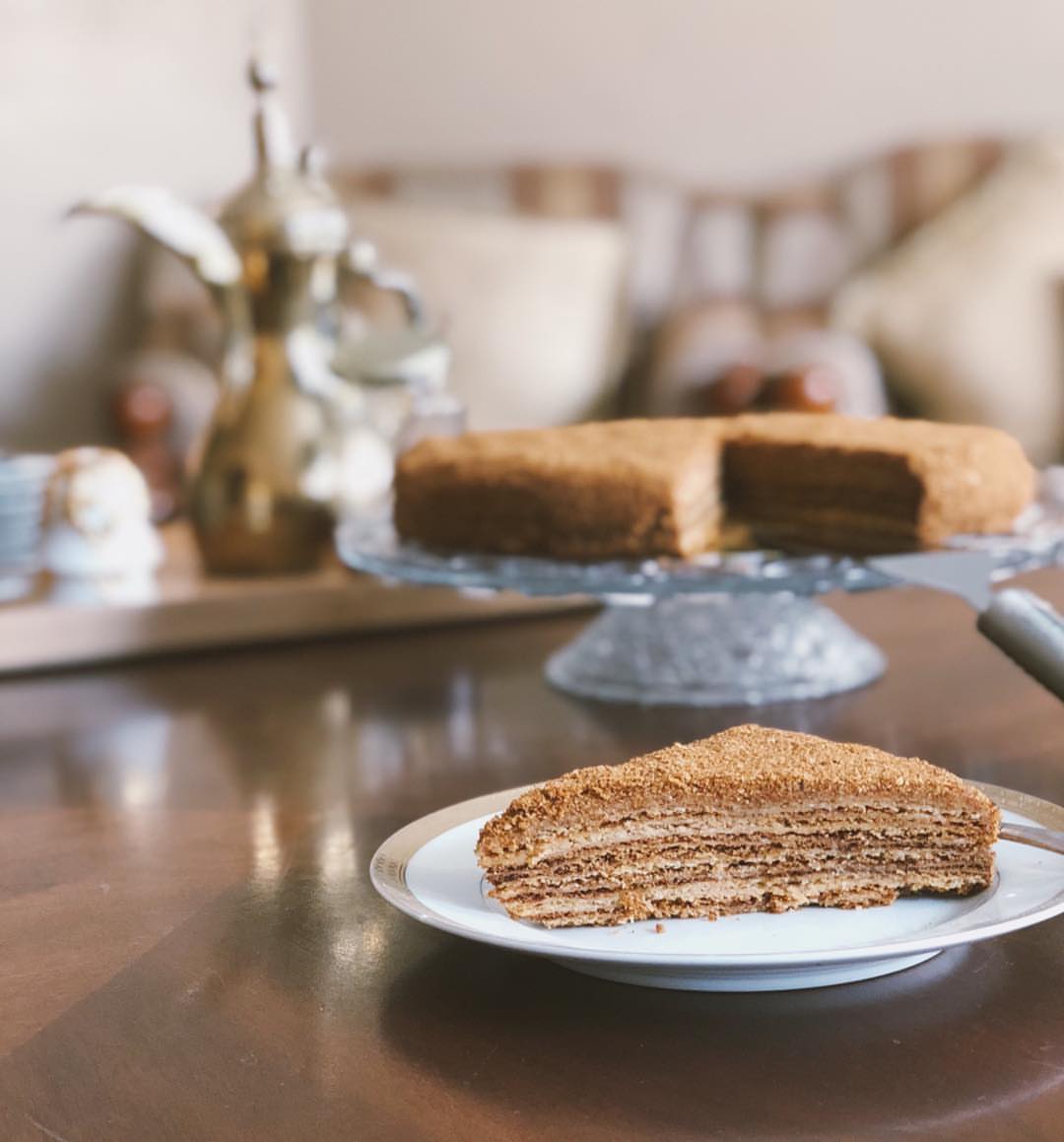 طريقة الطلب. سعر الكيكة حجم كبير 140 SR