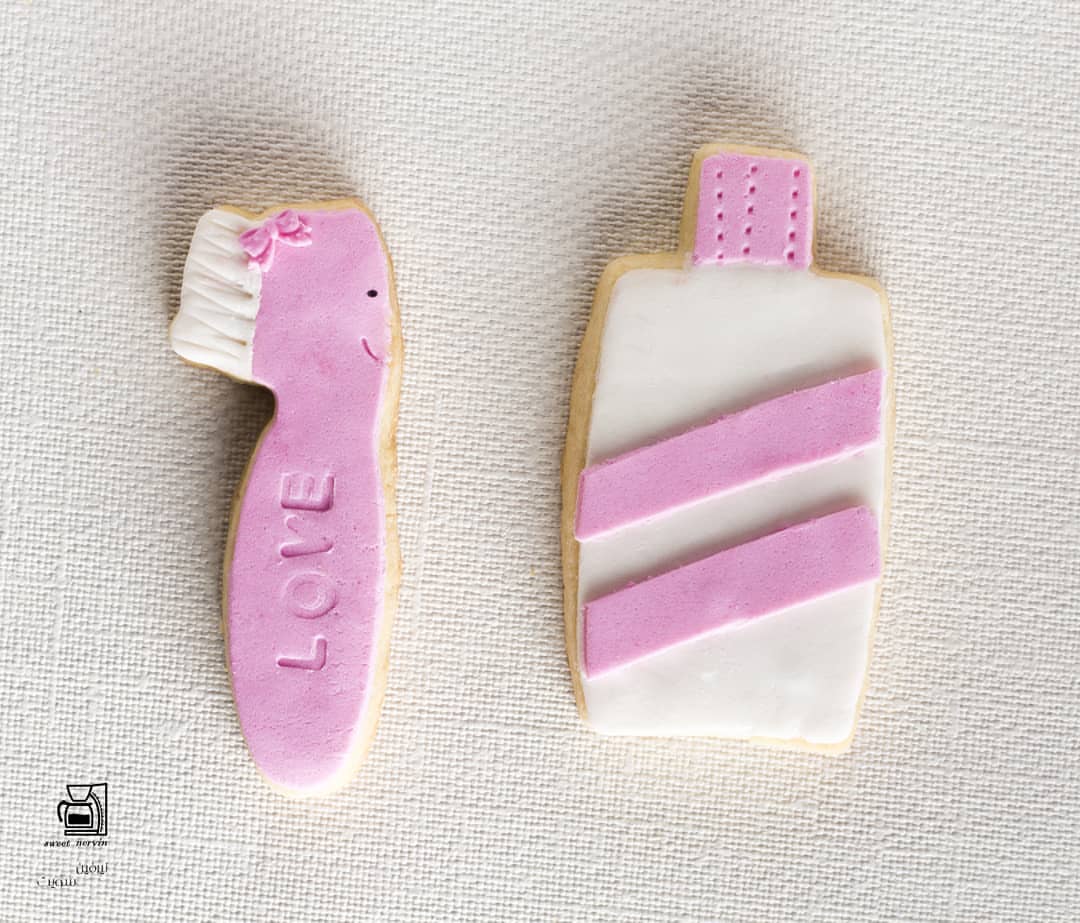 الحجم كبير وصغير الحجم صغير #cookies #توزيعات_اطفال #كوكيز_سكر #كاميرا #كوكيز #كوكيز_موالي