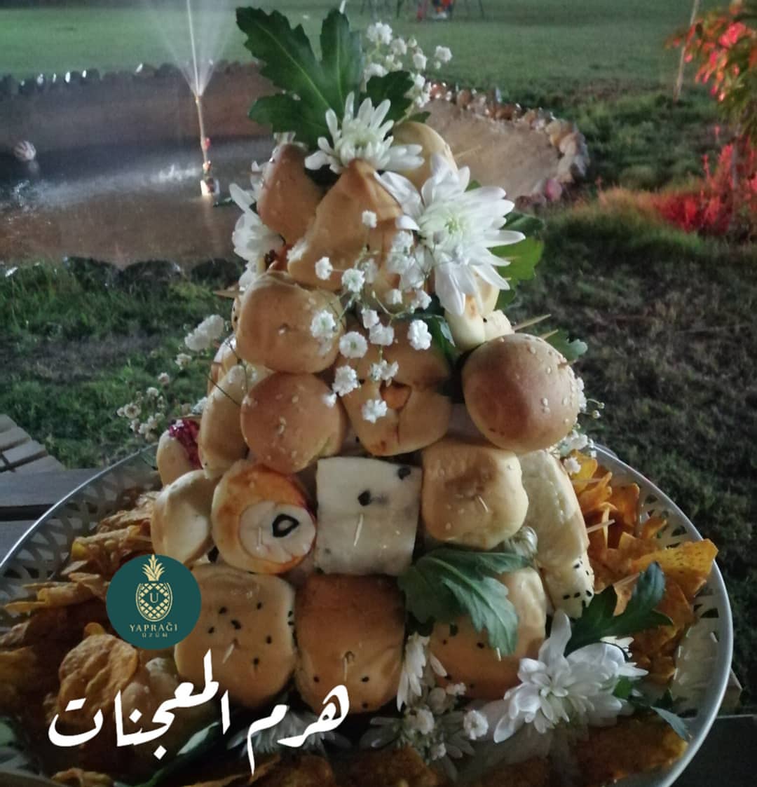 هرم المعجنات✨ . ..#ورق_عنب_يزم_يبرق . . . . للطلب والاستفسار التواصل عن طريق الواتس #ورق_