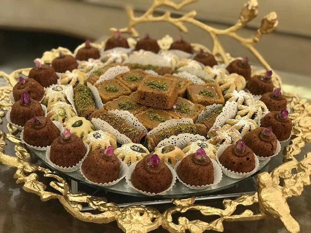 تشكيلة مميزه من الحلويات الشرقيه