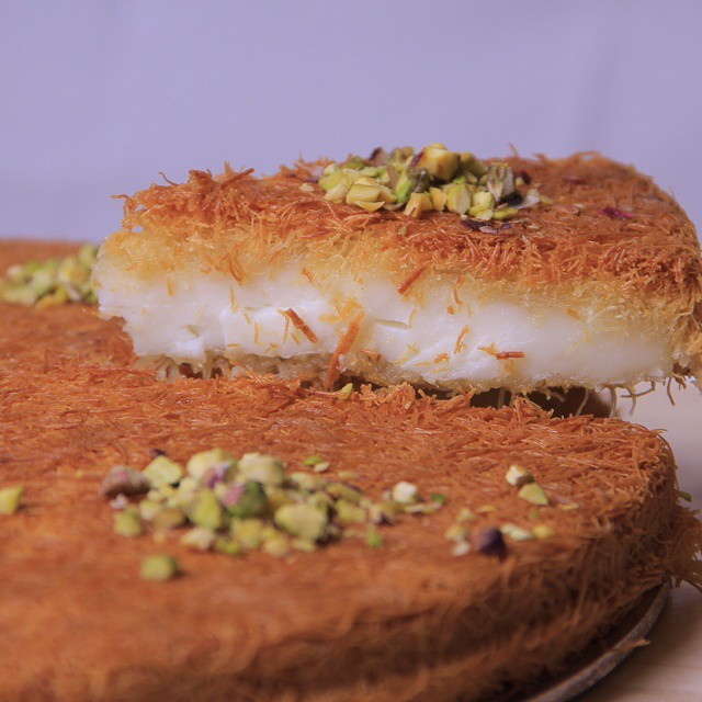 كنافه بالقشطه والفستق الحلبي