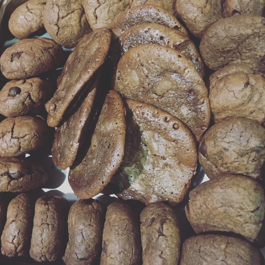 دبل تشوكليت وبراوني كوكيز عليهم بألف عافيه #cookies #عطلة_الصيف #أسر_منتجة #قهوة_المساء #ق