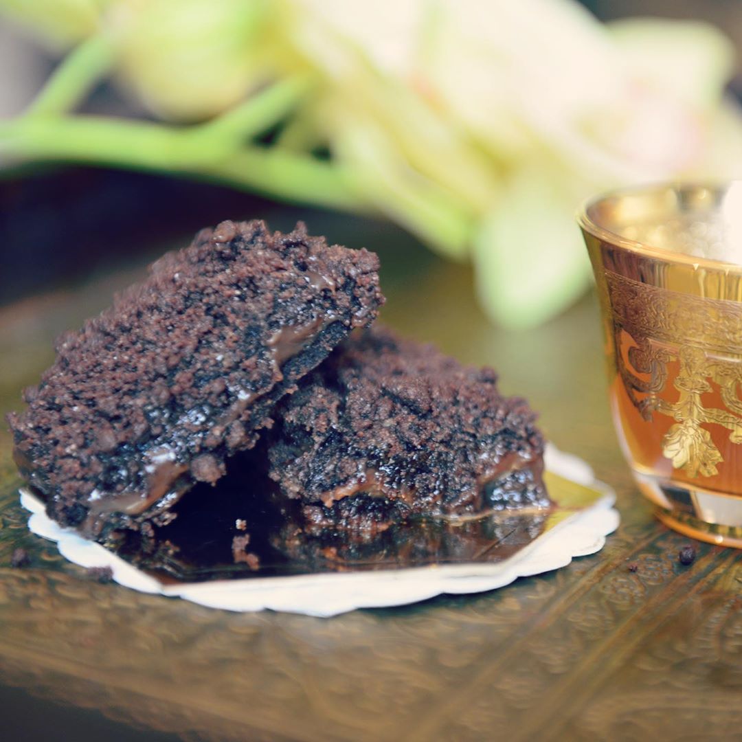 انتهت الكمية لليوم الثلاثاء ♥️ . . اذا حابين تحجزون لبكرا الاربعاء عن طريق الموقع الان ✨